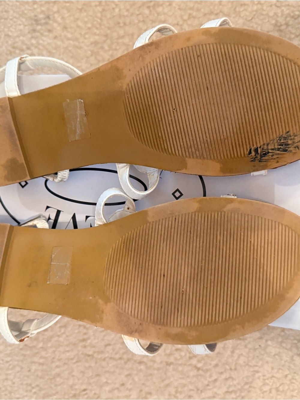 Steve Madden White Sandals with Silver Metallic Straps - Picture 3 of 3